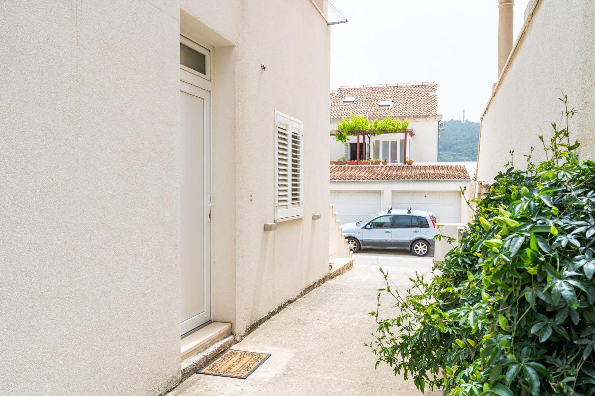Feather Studio Apartment - Free Private Parking - Self Check-In Dubrovnik Exterior photo